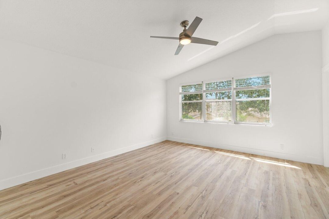 Active With Contract: $3,000 (3 beds, 2 baths, 1406 Square Feet)