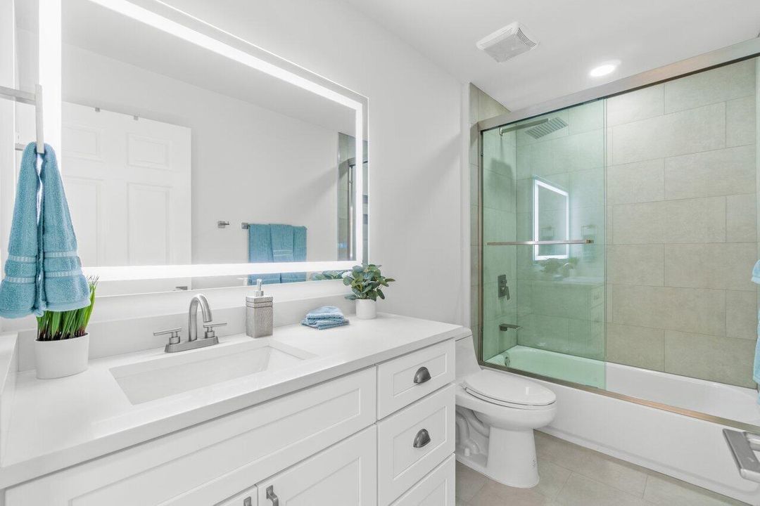 Active With Contract: $3,000 (3 beds, 2 baths, 1406 Square Feet)