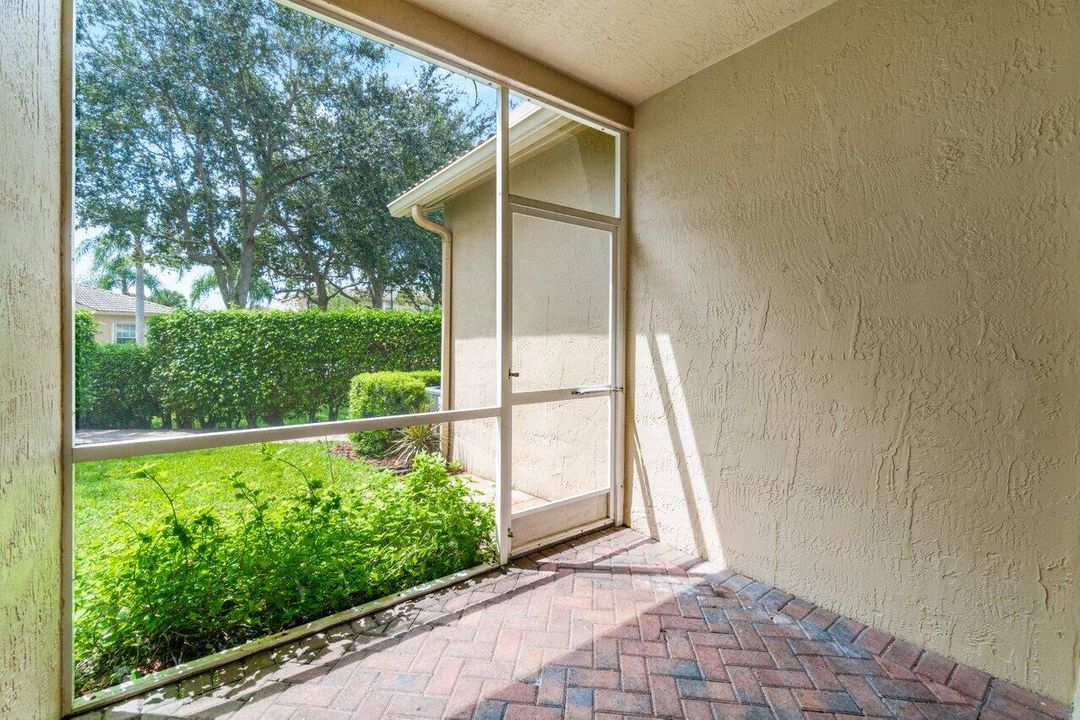 Active With Contract: $3,000 (3 beds, 2 baths, 1406 Square Feet)