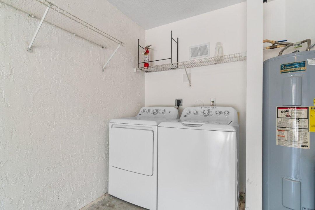 Active With Contract: $3,000 (3 beds, 2 baths, 1406 Square Feet)