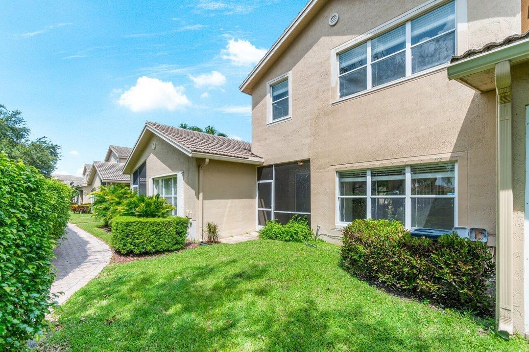 Active With Contract: $3,000 (3 beds, 2 baths, 1406 Square Feet)