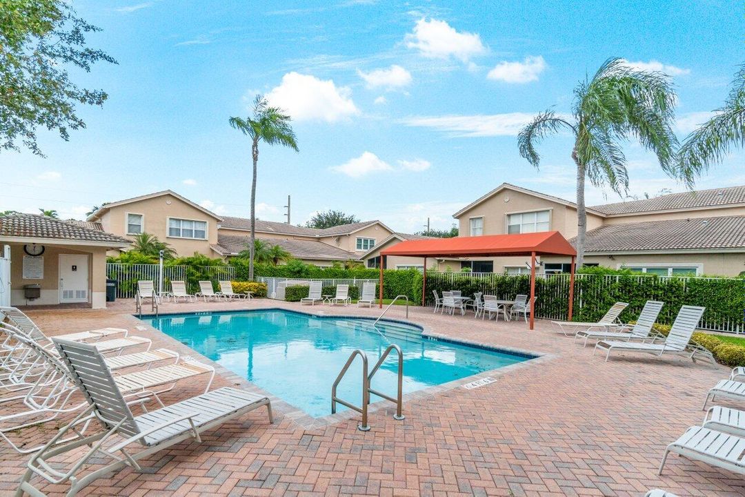 Active With Contract: $3,000 (3 beds, 2 baths, 1406 Square Feet)