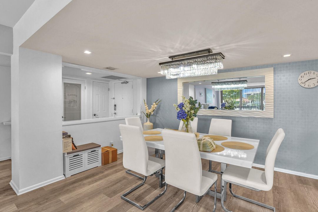 For Sale: $599,900 (2 beds, 2 baths, 1305 Square Feet)