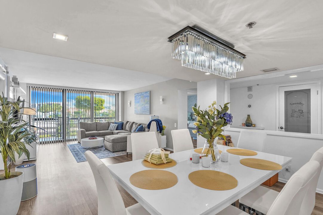 For Sale: $599,900 (2 beds, 2 baths, 1305 Square Feet)