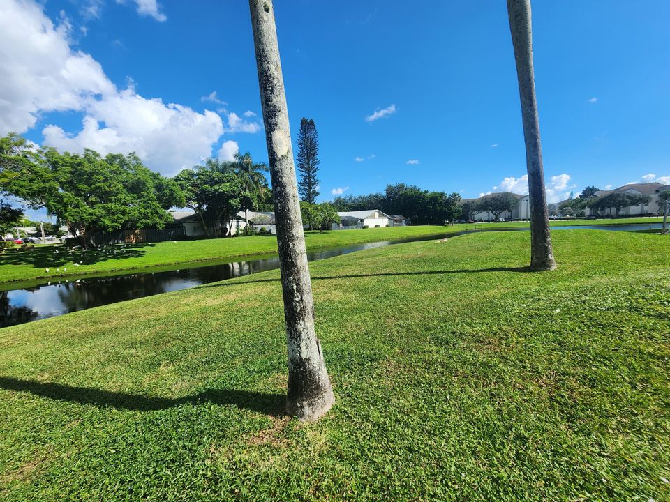 For Rent: $3,100 (4 beds, 2 baths, 1638 Square Feet)