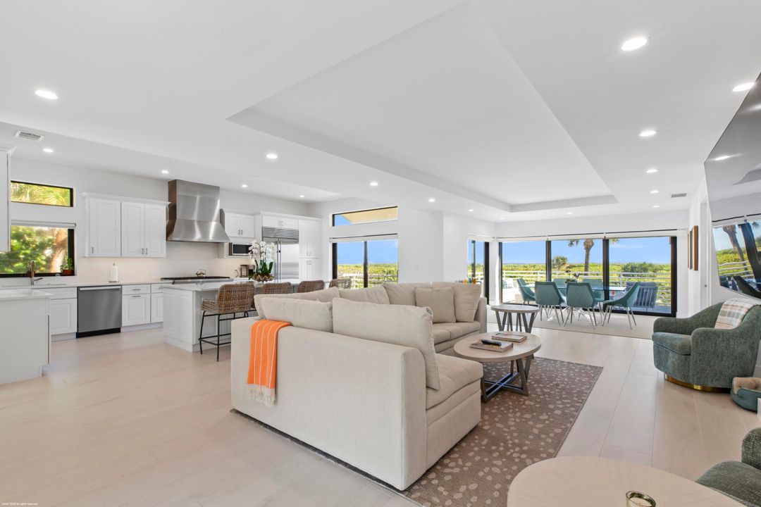 На продажу: $5,750,000 (3 спален, 3 ванн, 2226 Квадратных фут)