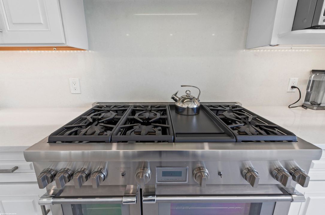 На продажу: $5,750,000 (3 спален, 3 ванн, 2226 Квадратных фут)