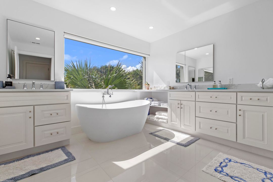 На продажу: $5,750,000 (3 спален, 3 ванн, 2226 Квадратных фут)