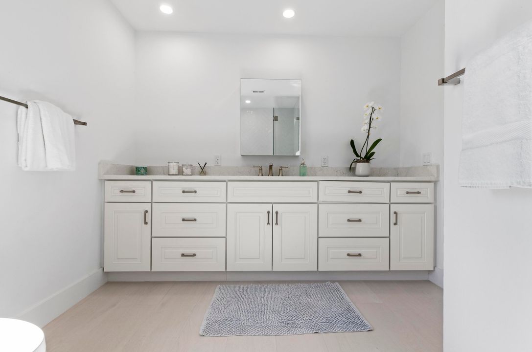 На продажу: $5,750,000 (3 спален, 3 ванн, 2226 Квадратных фут)