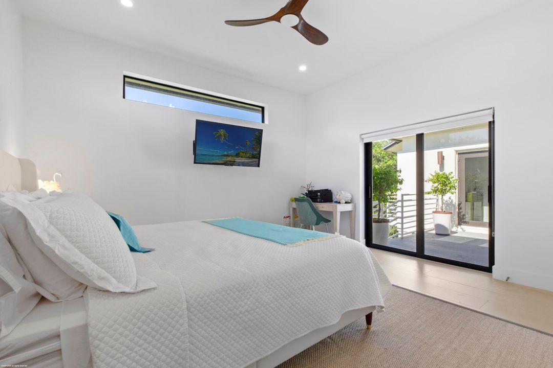 На продажу: $5,750,000 (3 спален, 3 ванн, 2226 Квадратных фут)