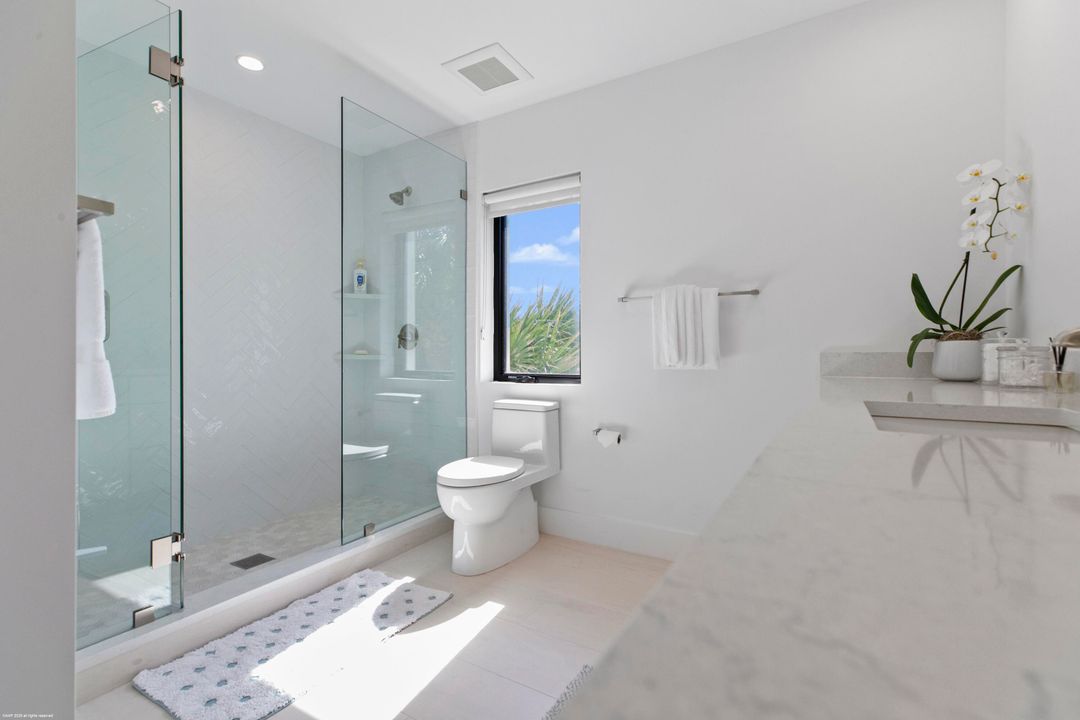 На продажу: $5,750,000 (3 спален, 3 ванн, 2226 Квадратных фут)