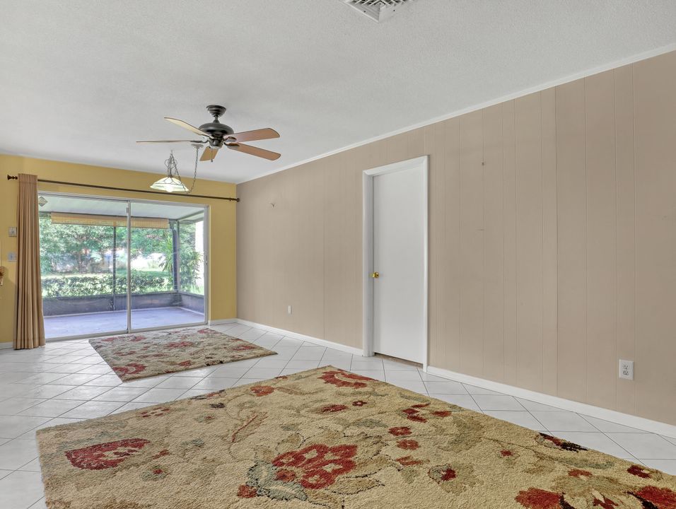 合同活跃: $639,000 (3 贝兹, 2 浴室, 1792 平方英尺)