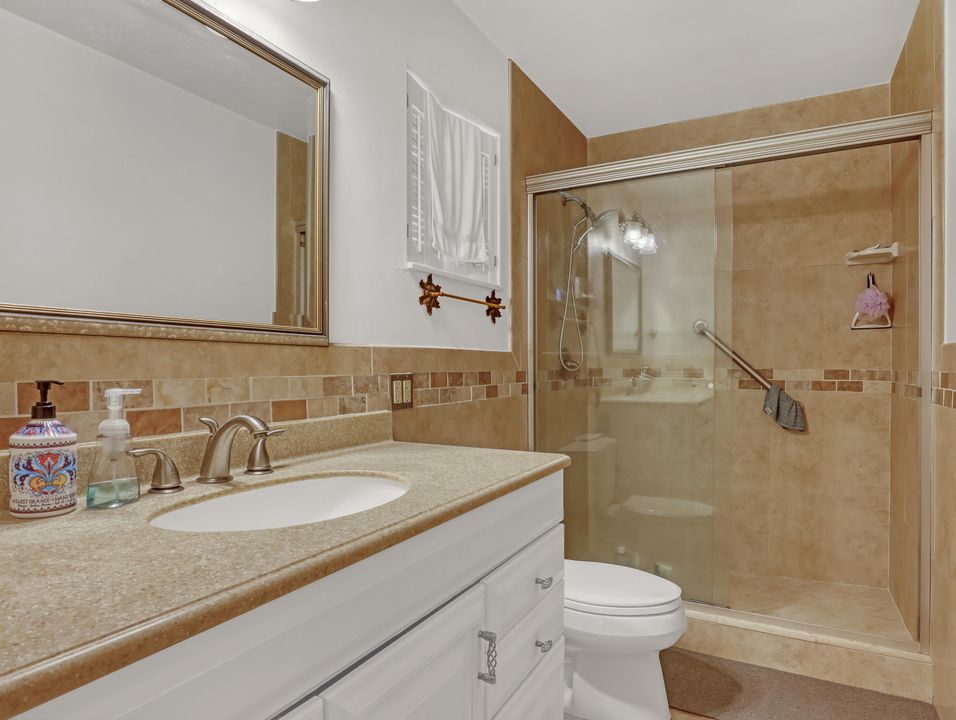 合同活跃: $639,000 (3 贝兹, 2 浴室, 1792 平方英尺)