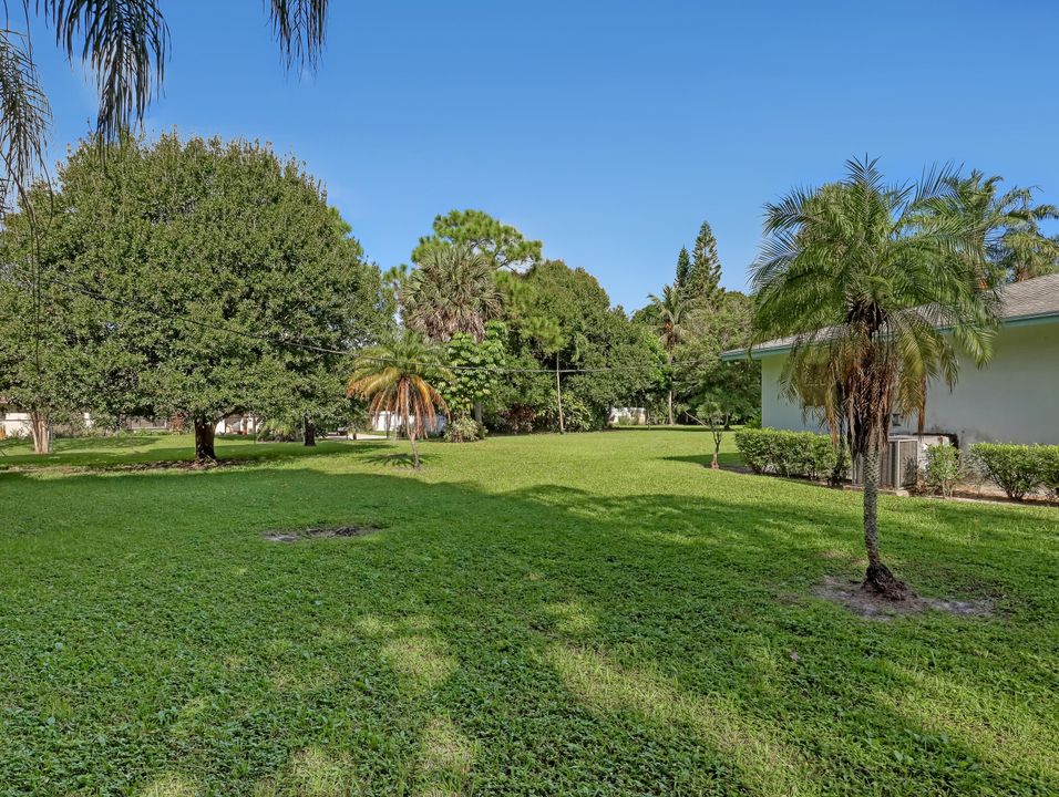 合同活跃: $639,000 (3 贝兹, 2 浴室, 1792 平方英尺)