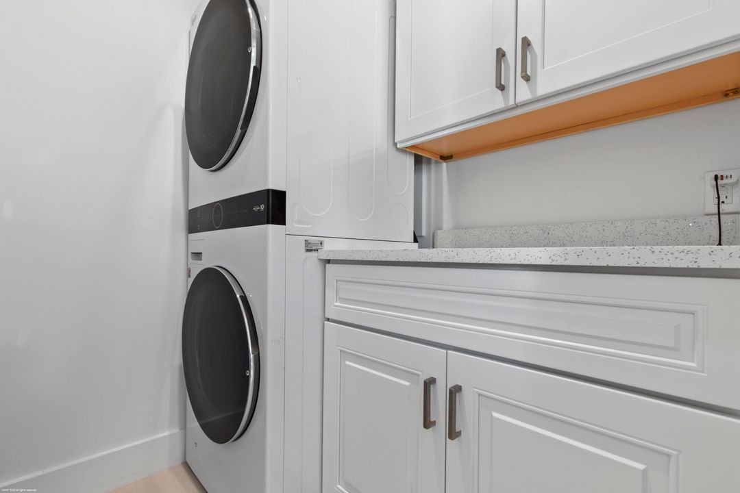 На продажу: $5,750,000 (3 спален, 3 ванн, 2226 Квадратных фут)