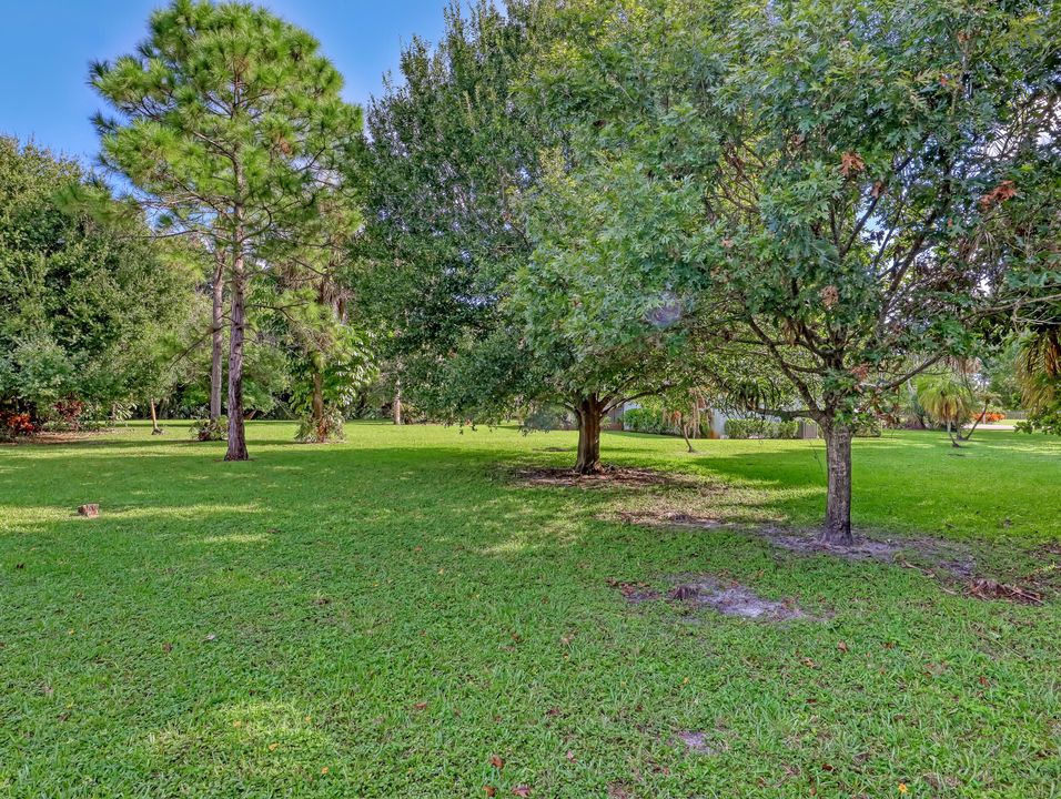 合同活跃: $639,000 (3 贝兹, 2 浴室, 1792 平方英尺)