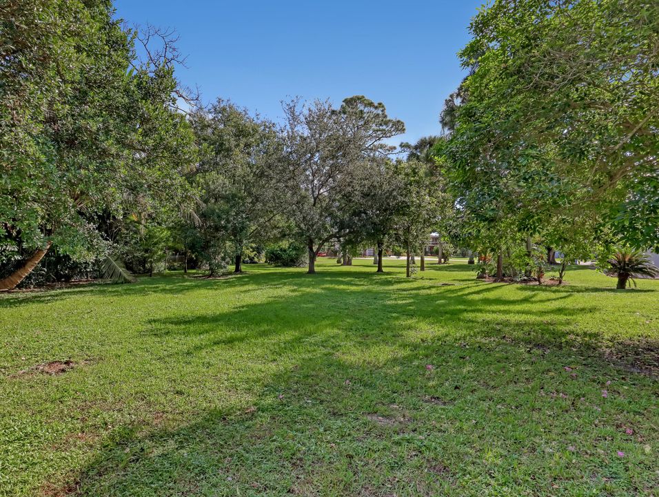 合同活跃: $639,000 (3 贝兹, 2 浴室, 1792 平方英尺)