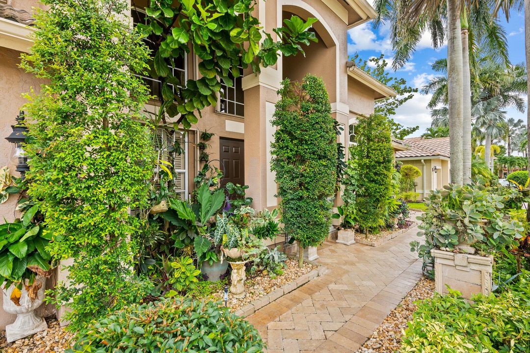 For Sale: $1,609,000 (5 beds, 4 baths, 4004 Square Feet)