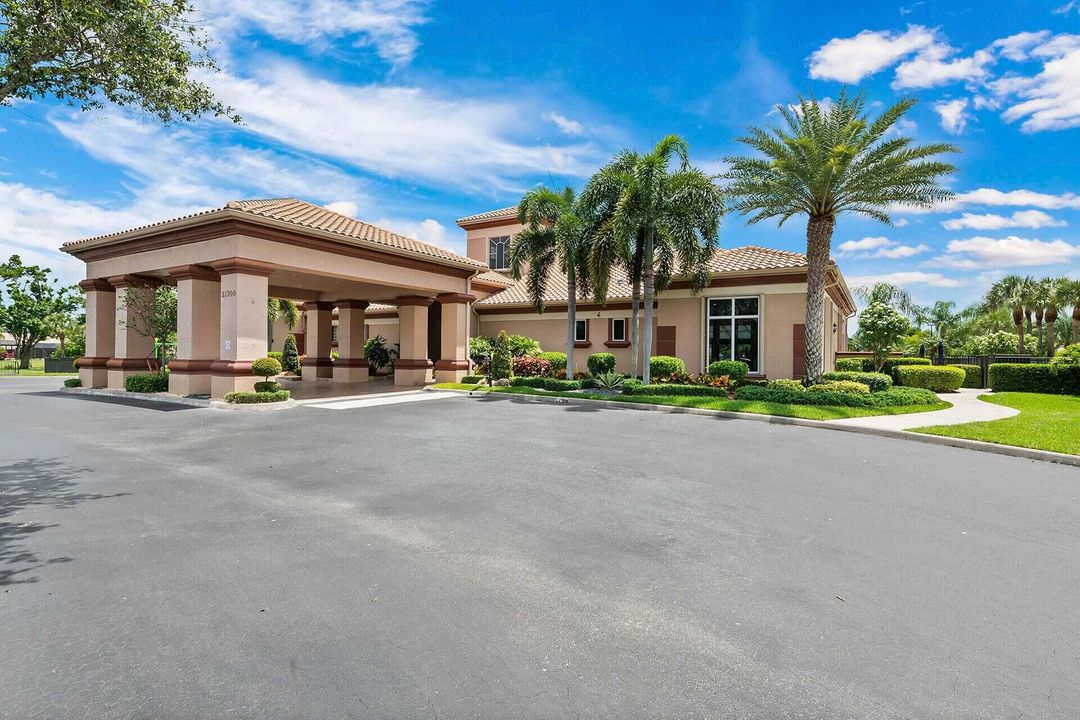 For Sale: $1,609,000 (5 beds, 4 baths, 4004 Square Feet)