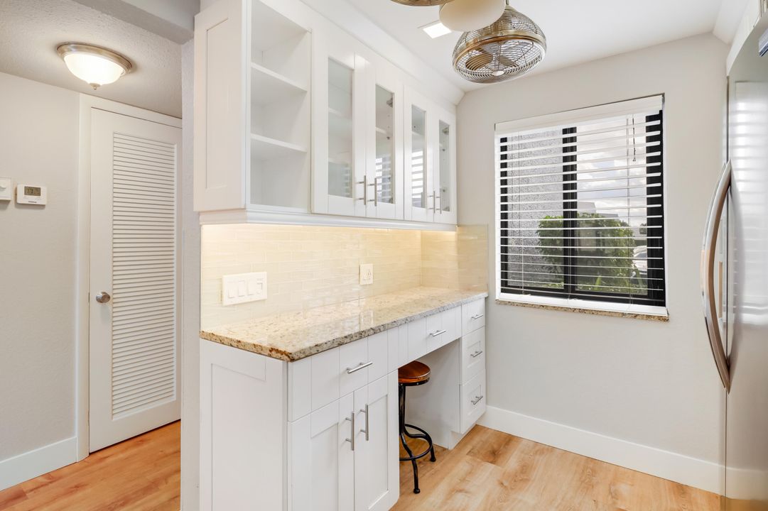 For Rent: $2,300 (2 beds, 2 baths, 978 Square Feet)