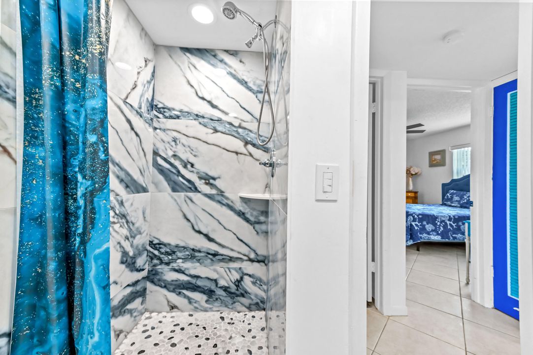 Под контрактом: $80,000 (2 спален, 2 ванн, 880 Квадратных фут)