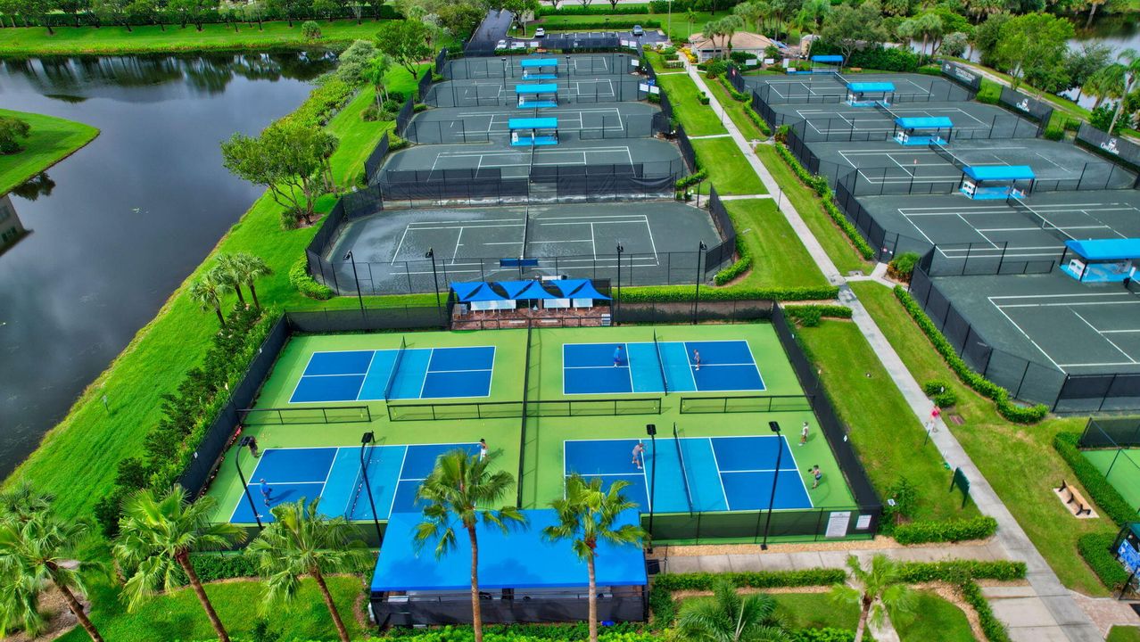 For Sale: $345,900 (3 beds, 2 baths, 1795 Square Feet)