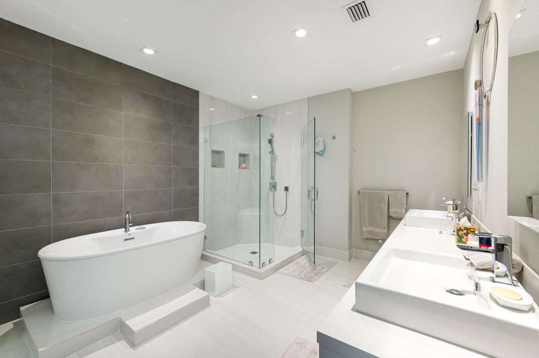 For Sale: $2,200,000 (3 beds, 2 baths, 1919 Square Feet)