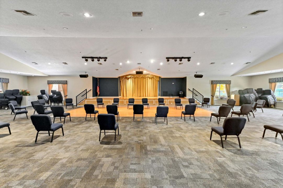 For Sale: $335,000 (2 beds, 2 baths, 1062 Square Feet)