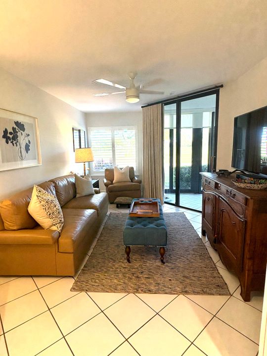 合同活跃: $9,500 (2 贝兹, 2 浴室, 1705 平方英尺)