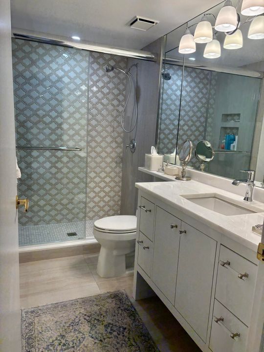 合同活跃: $9,500 (2 贝兹, 2 浴室, 1705 平方英尺)