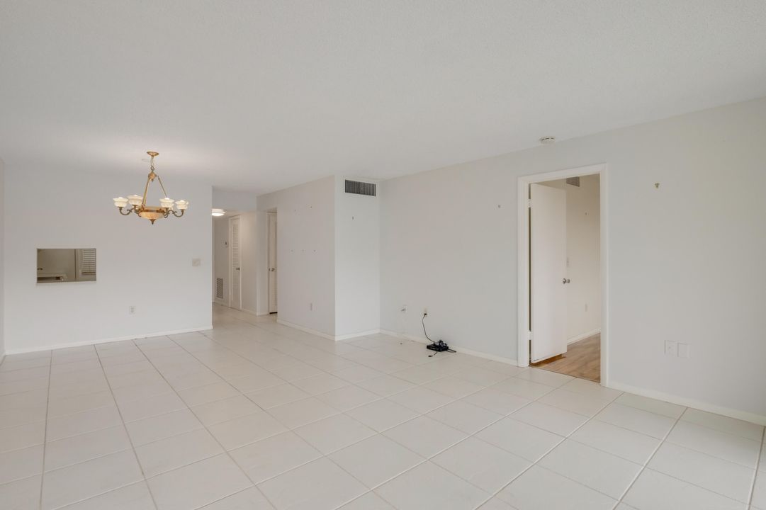 待售: $163,000 (2 贝兹, 2 浴室, 1265 平方英尺)