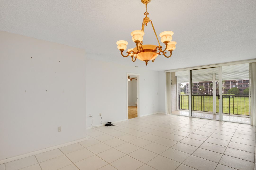 待售: $163,000 (2 贝兹, 2 浴室, 1265 平方英尺)