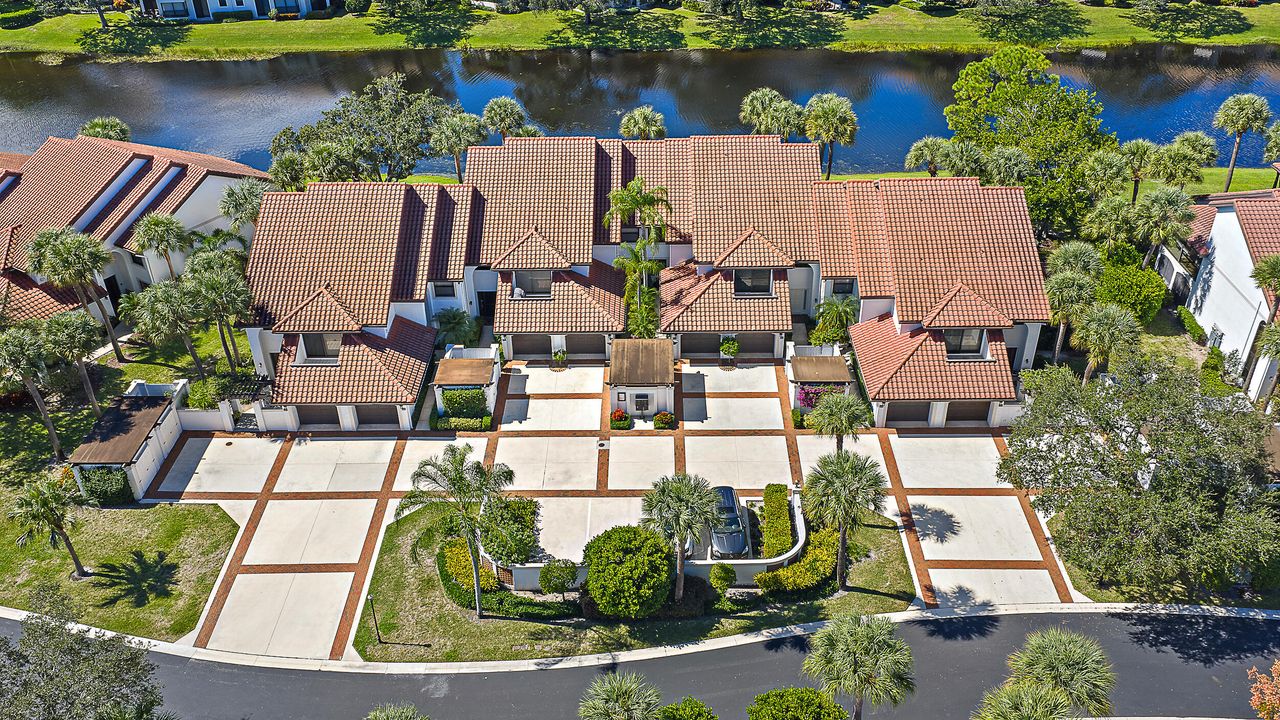 For Sale: $790,000 (2 beds, 2 baths, 1618 Square Feet)