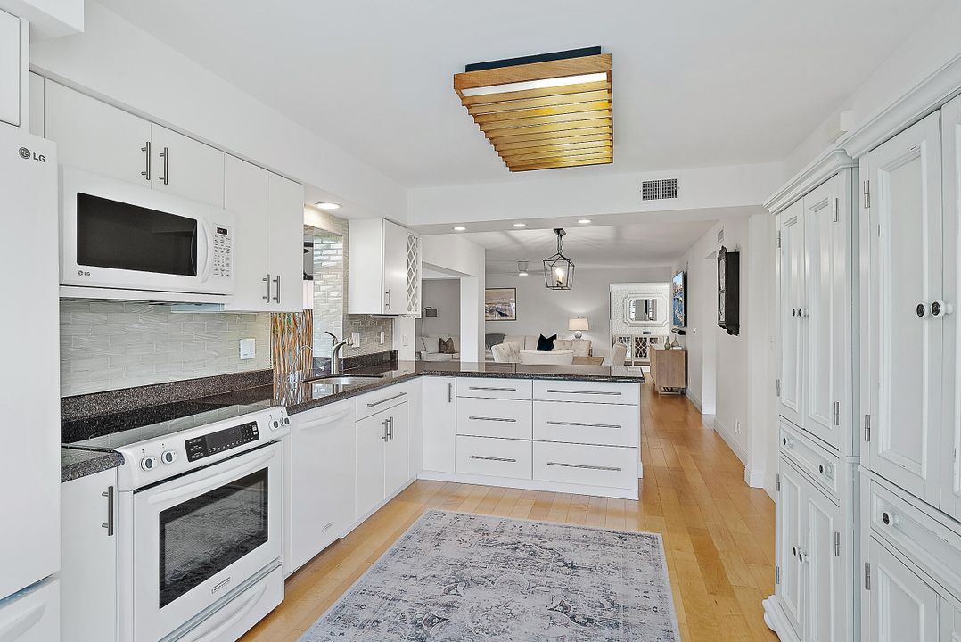 For Sale: $790,000 (2 beds, 2 baths, 1618 Square Feet)