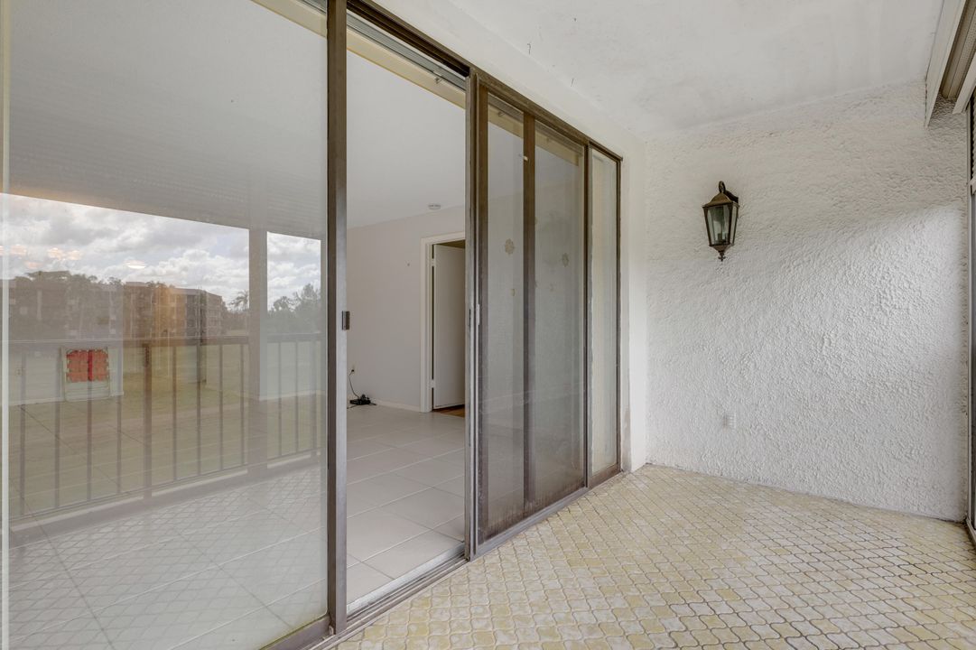 待售: $163,000 (2 贝兹, 2 浴室, 1265 平方英尺)