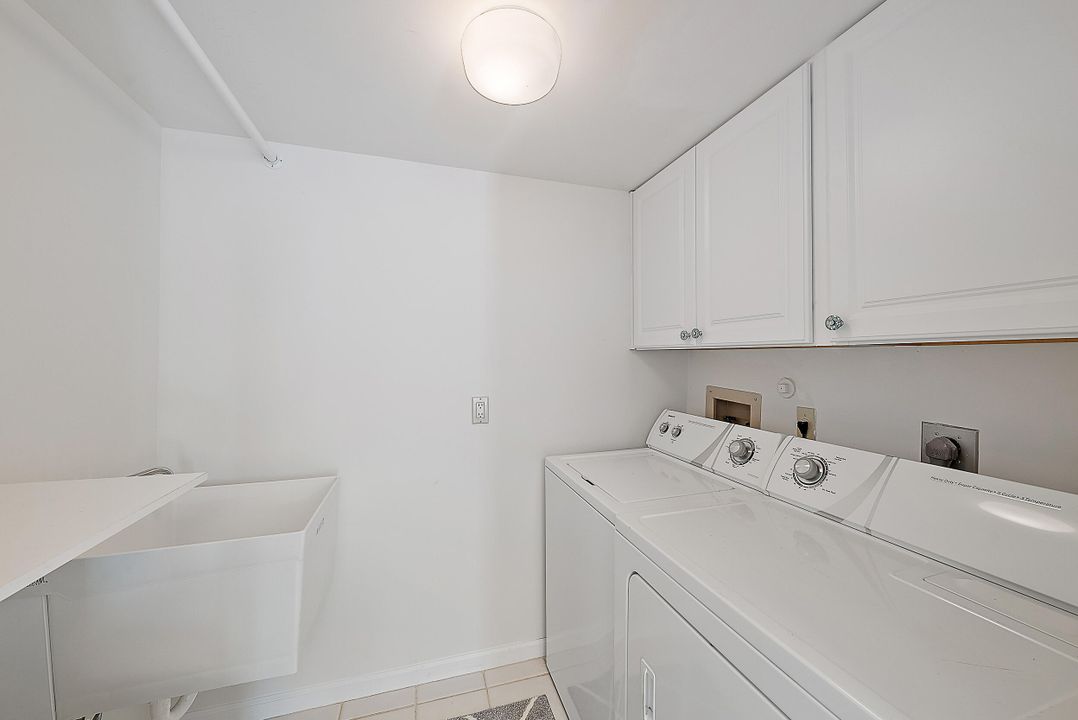 For Sale: $790,000 (2 beds, 2 baths, 1618 Square Feet)