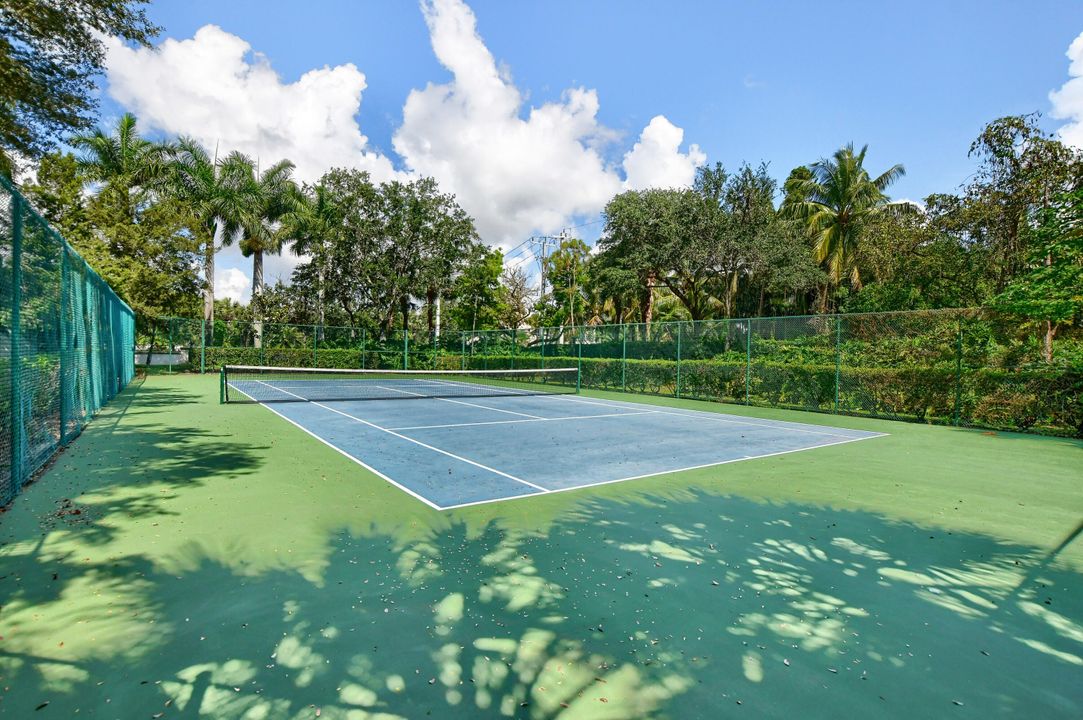 For Sale: $407,000 (3 beds, 3 baths, 1399 Square Feet)