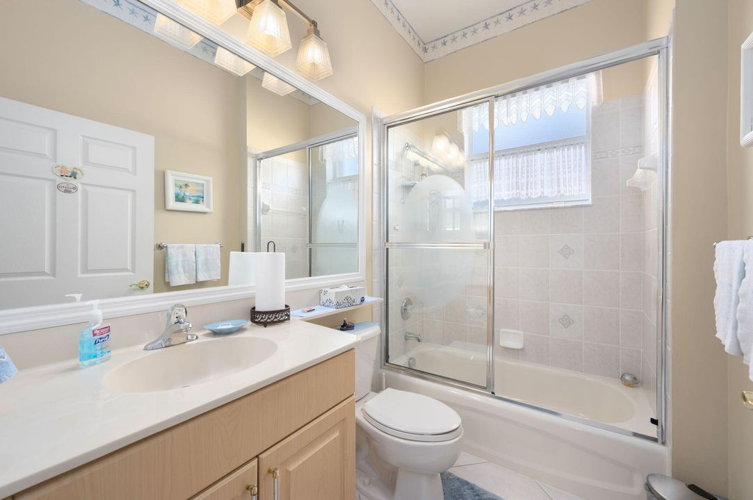 合同活跃: $379,000 (3 贝兹, 2 浴室, 2018 平方英尺)