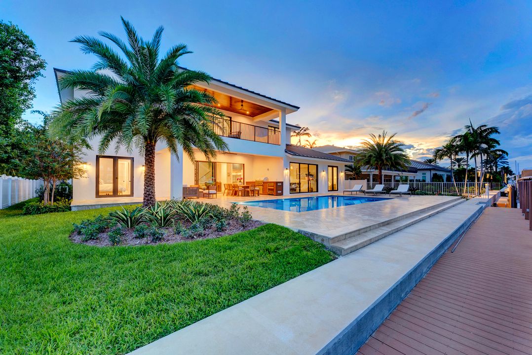 На продажу: $6,499,000 (5 спален, 4 ванн, 3858 Квадратных фут)