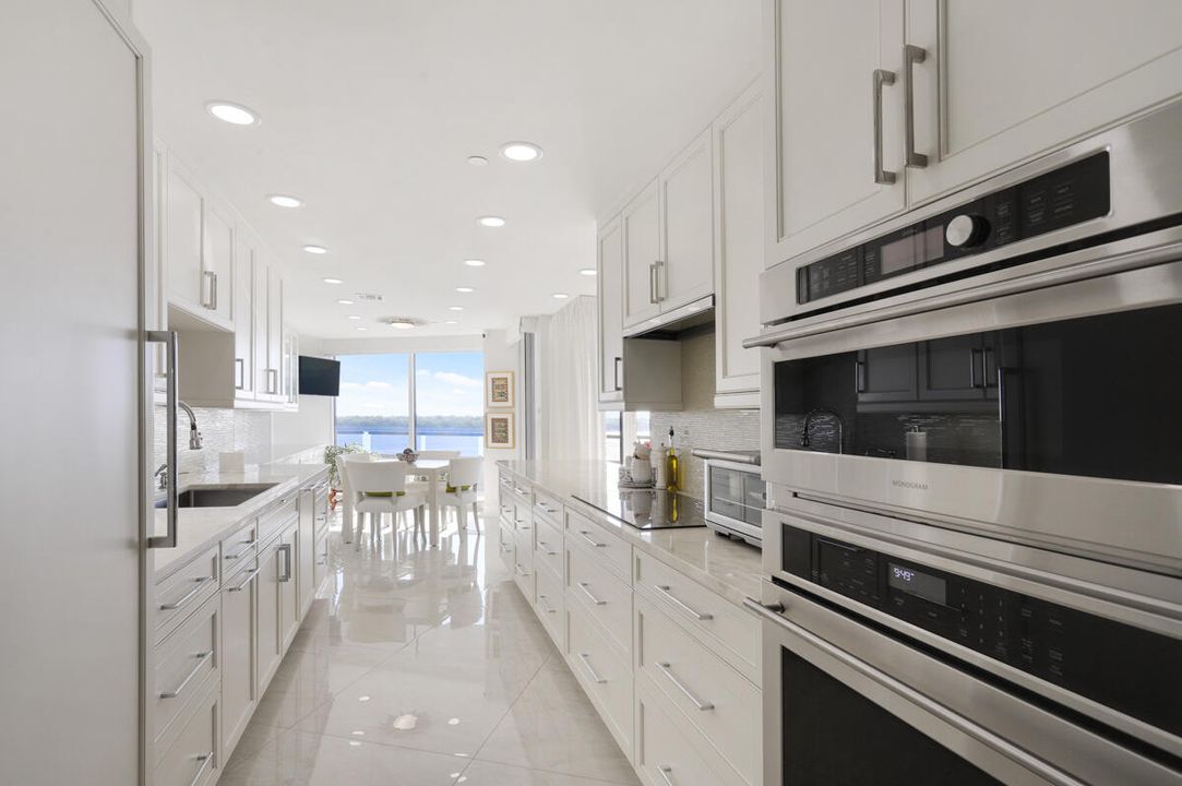 Active With Contract: $1,395,000 (3 beds, 3 baths, 3290 Square Feet)