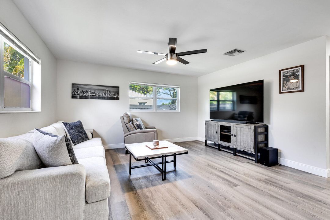 For Sale: $450,000 (3 beds, 2 baths, 1242 Square Feet)