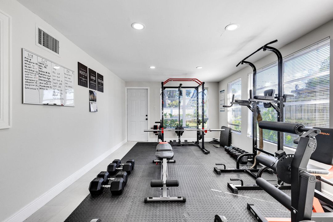 For Sale: $450,000 (3 beds, 2 baths, 1242 Square Feet)