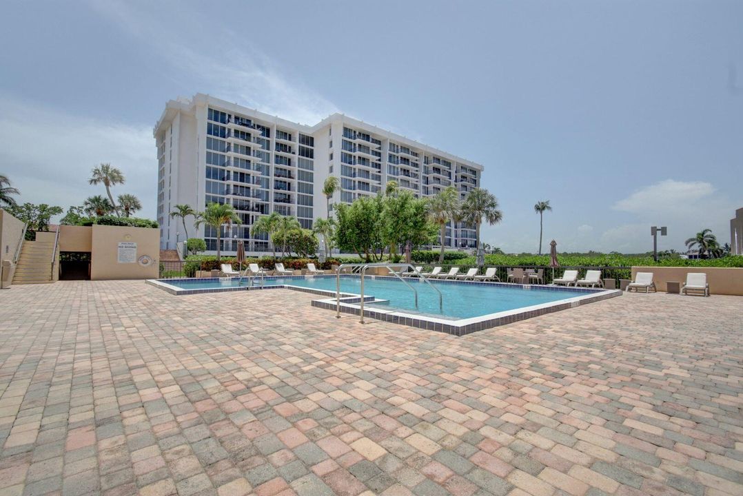 Active With Contract: $5,500 (2 beds, 2 baths, 1426 Square Feet)