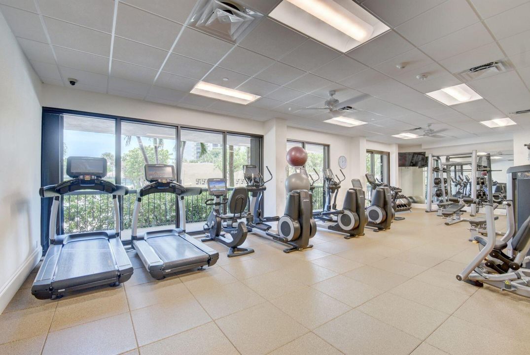 Active With Contract: $5,500 (2 beds, 2 baths, 1426 Square Feet)