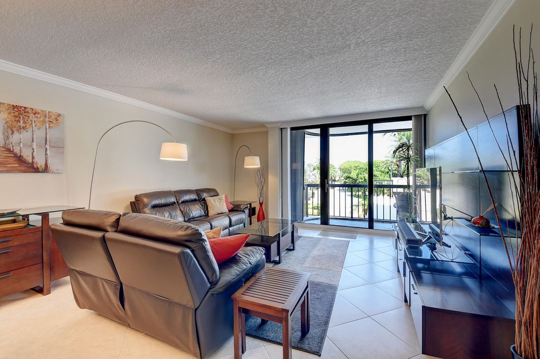 Active With Contract: $5,500 (2 beds, 2 baths, 1426 Square Feet)