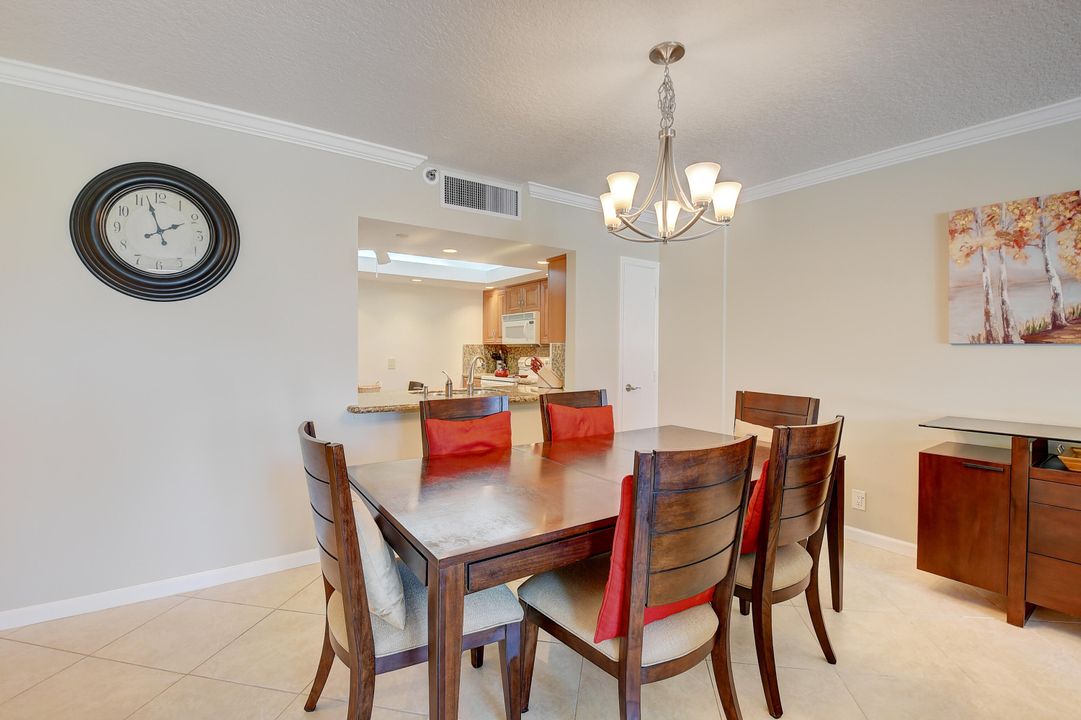 Active With Contract: $5,500 (2 beds, 2 baths, 1426 Square Feet)