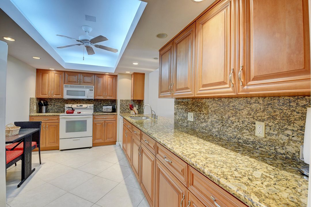 Active With Contract: $5,500 (2 beds, 2 baths, 1426 Square Feet)