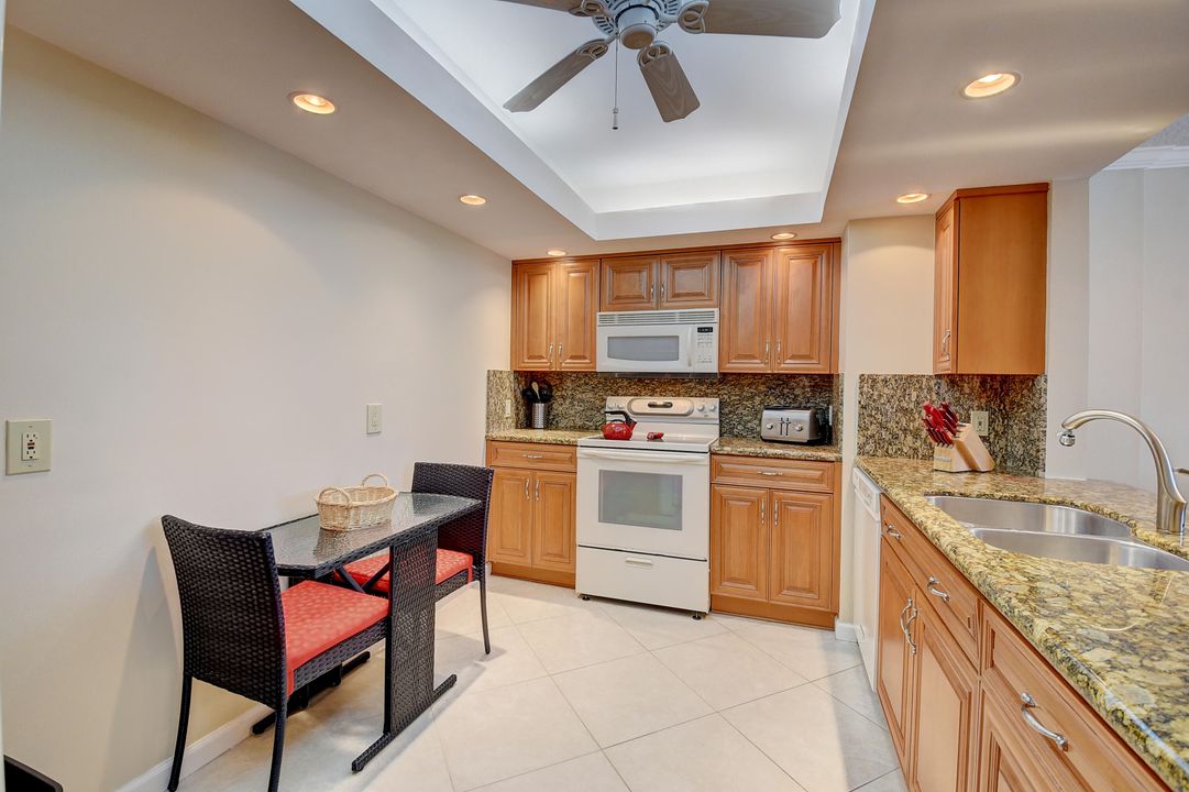 Active With Contract: $5,500 (2 beds, 2 baths, 1426 Square Feet)