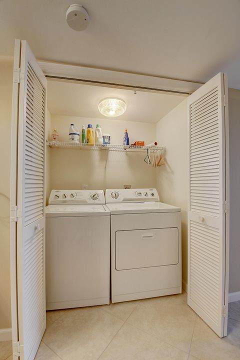 Active With Contract: $5,500 (2 beds, 2 baths, 1426 Square Feet)