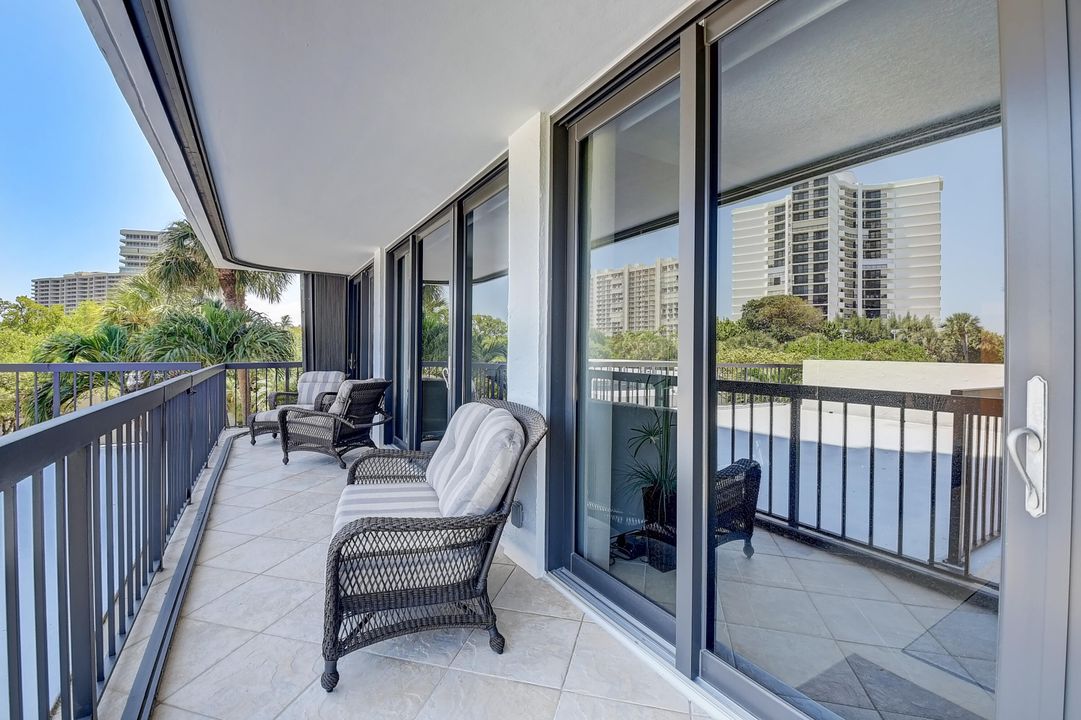 Active With Contract: $5,500 (2 beds, 2 baths, 1426 Square Feet)